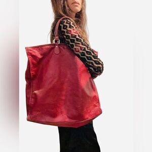Gucci Elegant Red GG Leather x-large Tote Bag